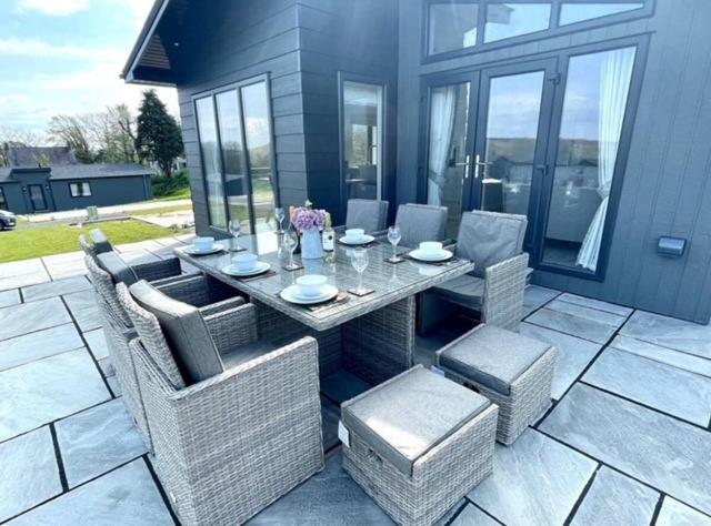 *Luxury Holiday Home With Hot Tub Close To Beach* Penally Экстерьер фото